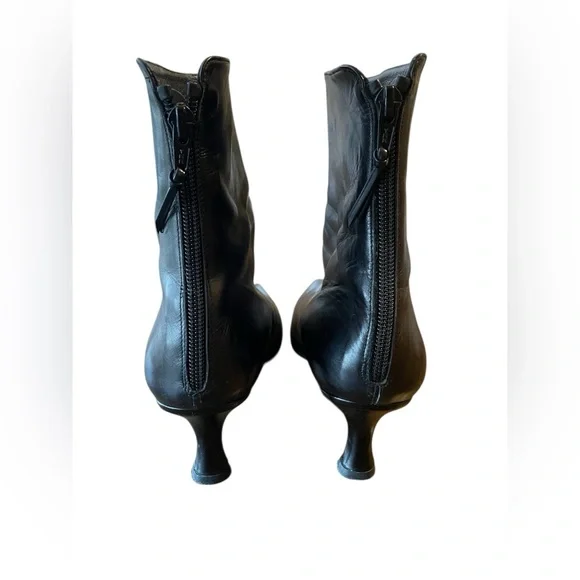 STUART WEITZMAN Elegant Black kitten heel Boots - Picture 4 of 5